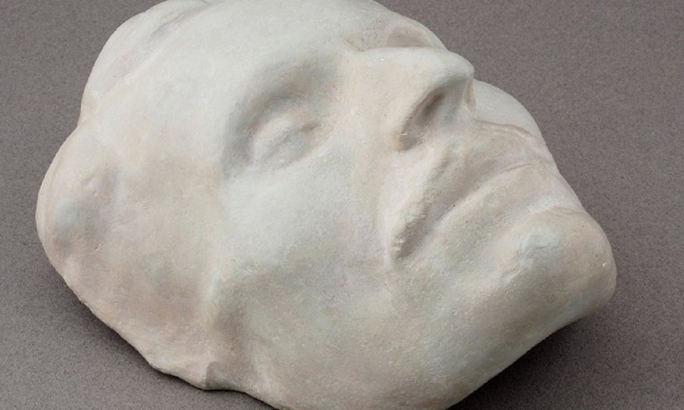 Посмертную маску Гоголя продадут в Москве за 250 тыс. рублей